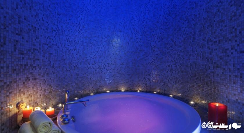 جکوزی مرکز اسپا هتل